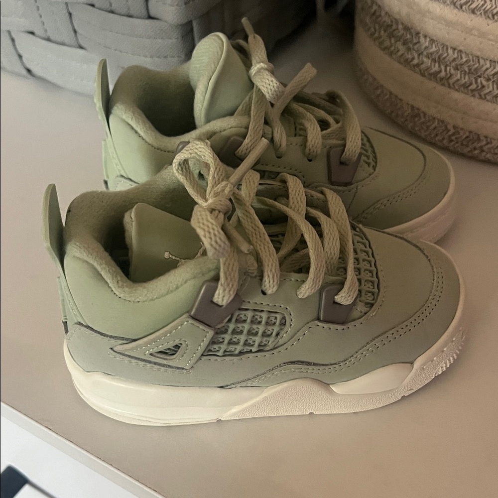 Toddler Jordan 4s - Picture 2 of 4